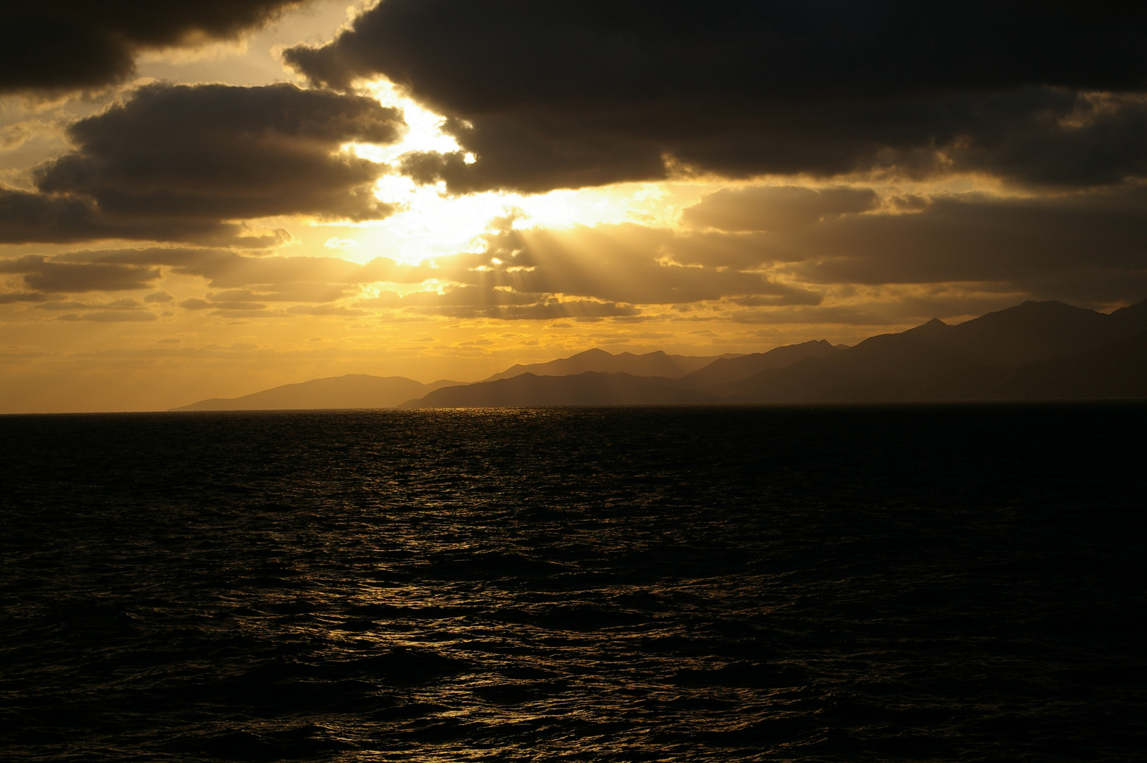 Morgenstimmung auf dem Weg von Kreta nach Santorini