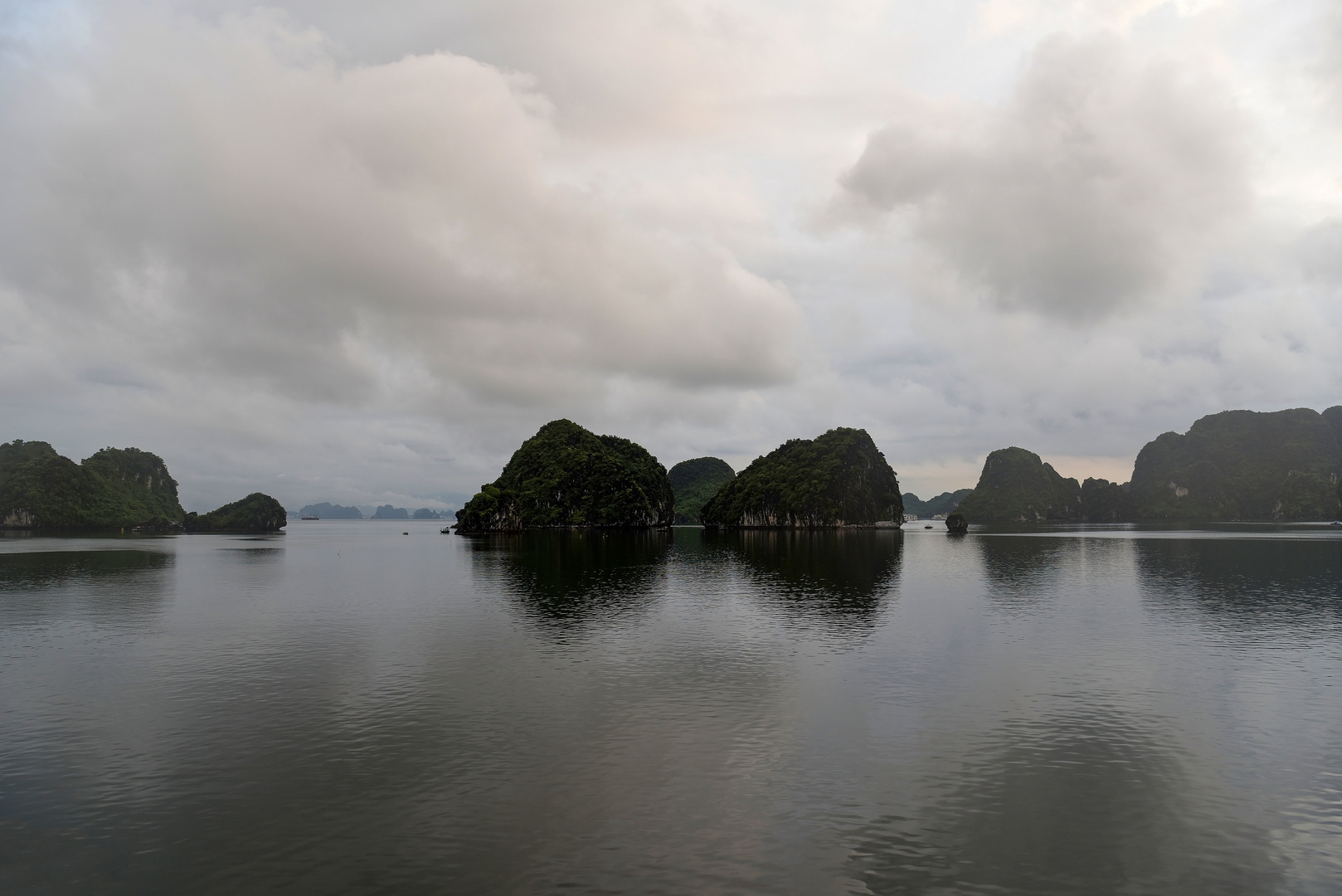 Morgenstimmung in der Halong Bucht 01