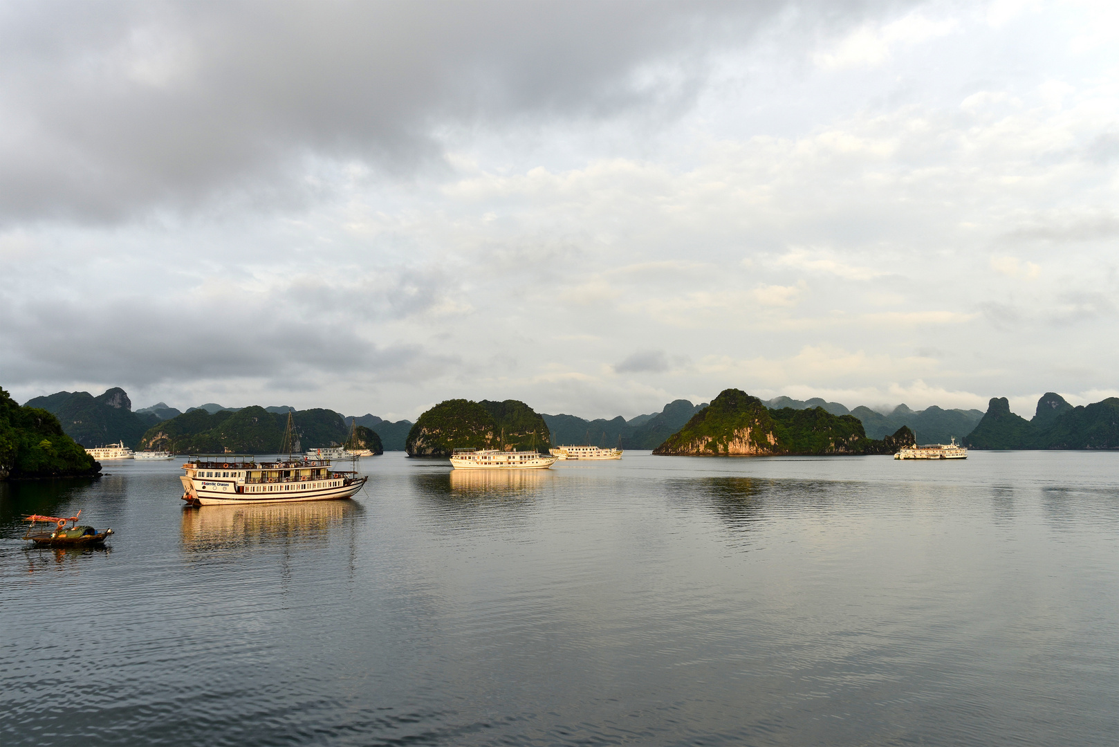 Morgenstimmung in der Halong Bucht 02