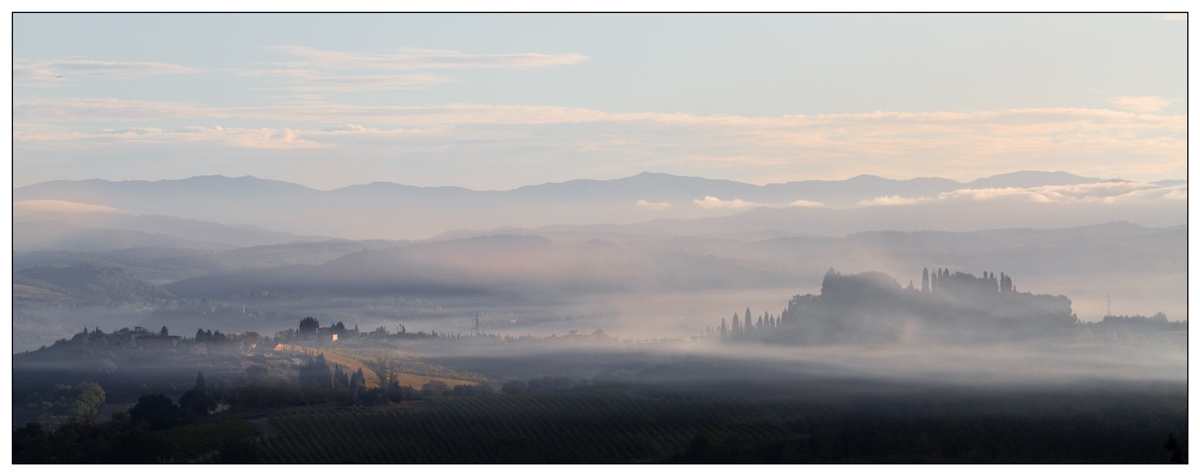 Morgenstimmung in der herbstlichen Toscana