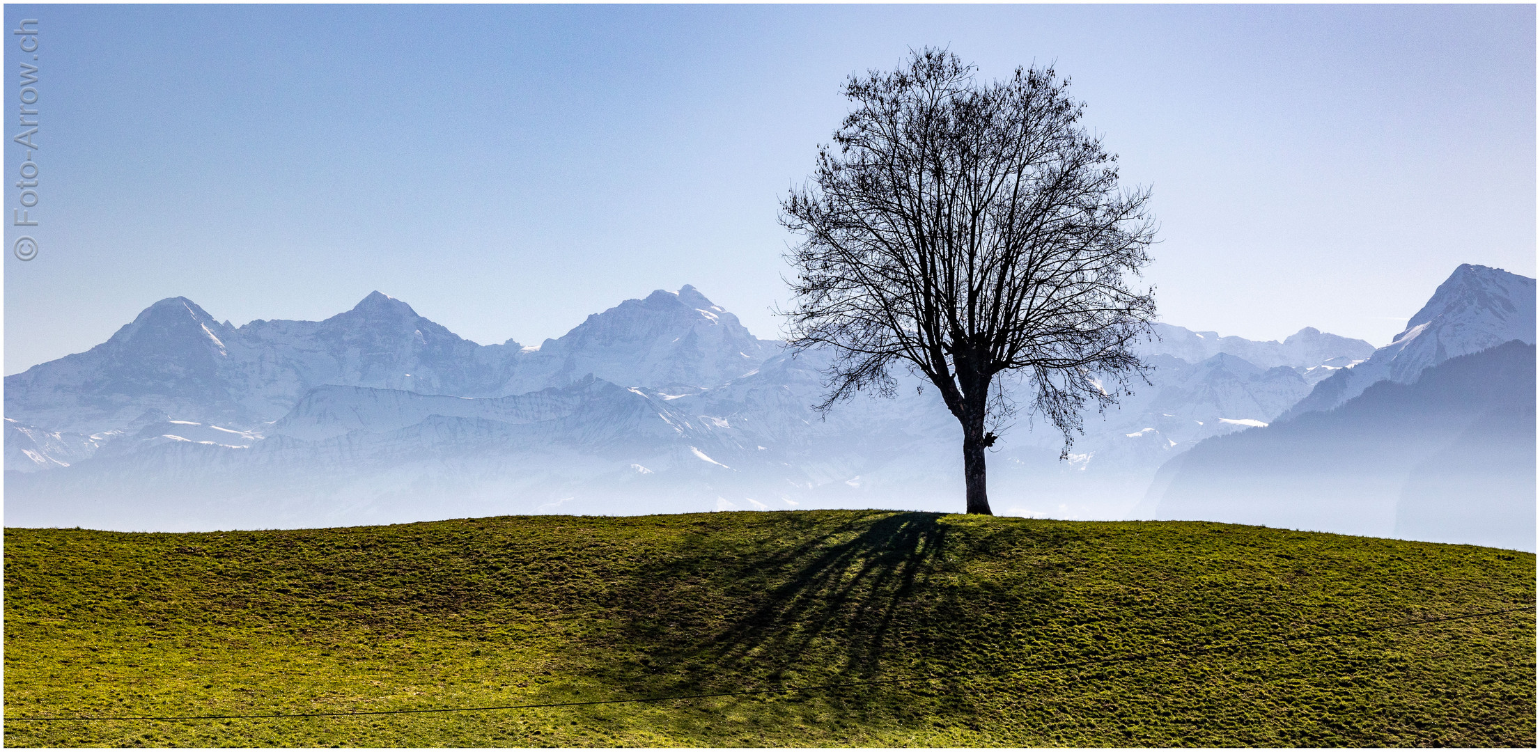 Morgenstimmung mit Dunst und Schatten