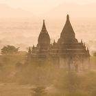 Morgenstimmung über dem Tempelfeld in Bagan