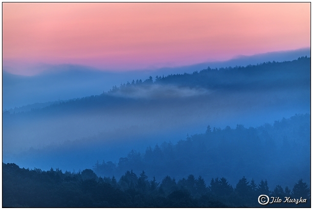 Morgenstund im Beisetal ( Knüllwald)