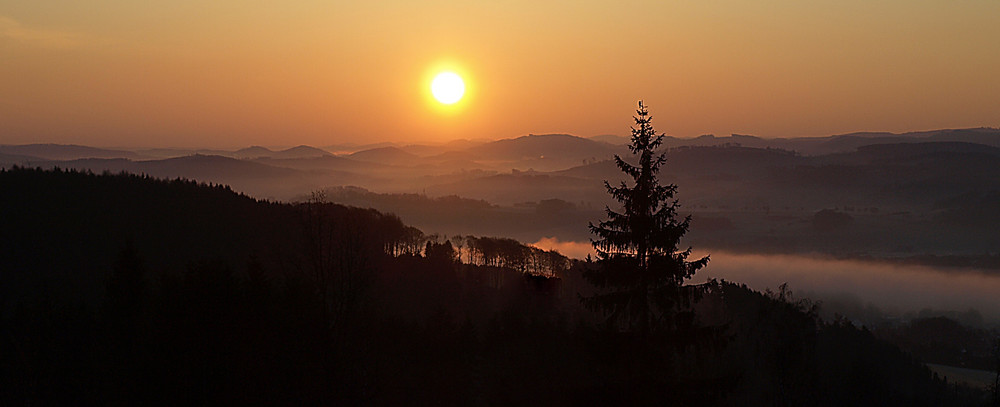 Morgenstunde über dem Sauerland