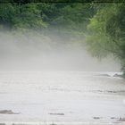 Morgentilicher Nebel über den Fluss