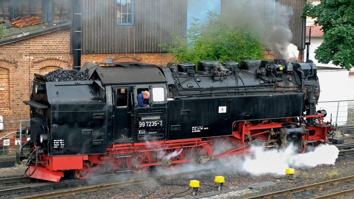 Morgentlicher Rangierbetrieb im Bahnhof Wernigerode der HSB
