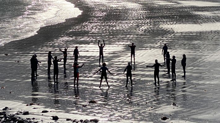 Morgenturnen am Strand
