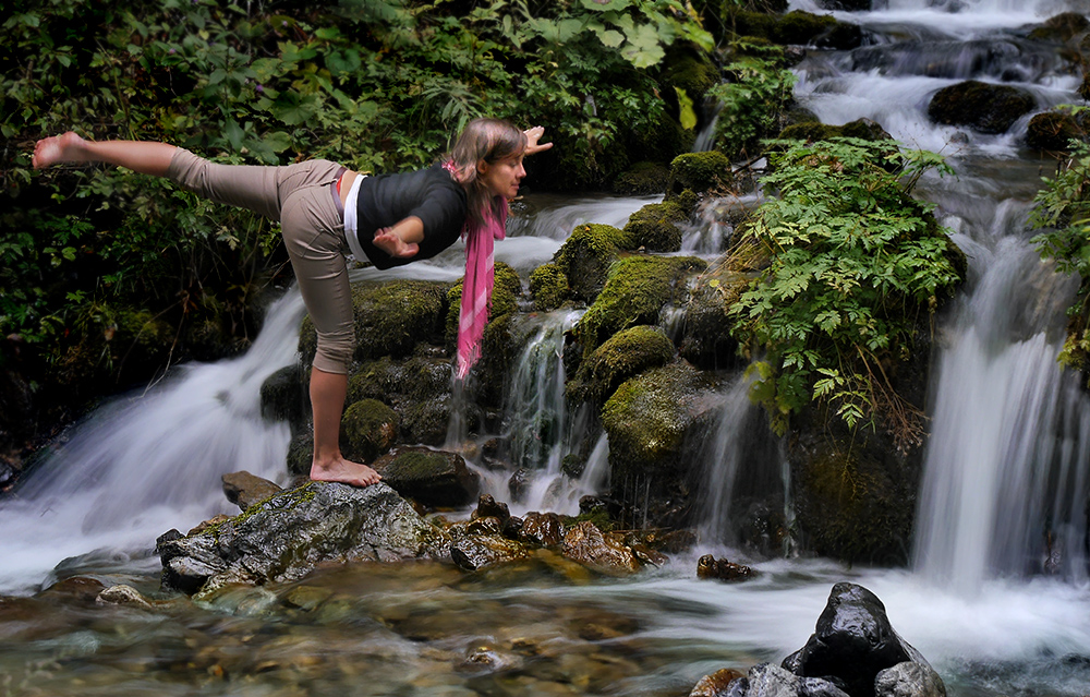 Morgenturnen am Wasserrfall