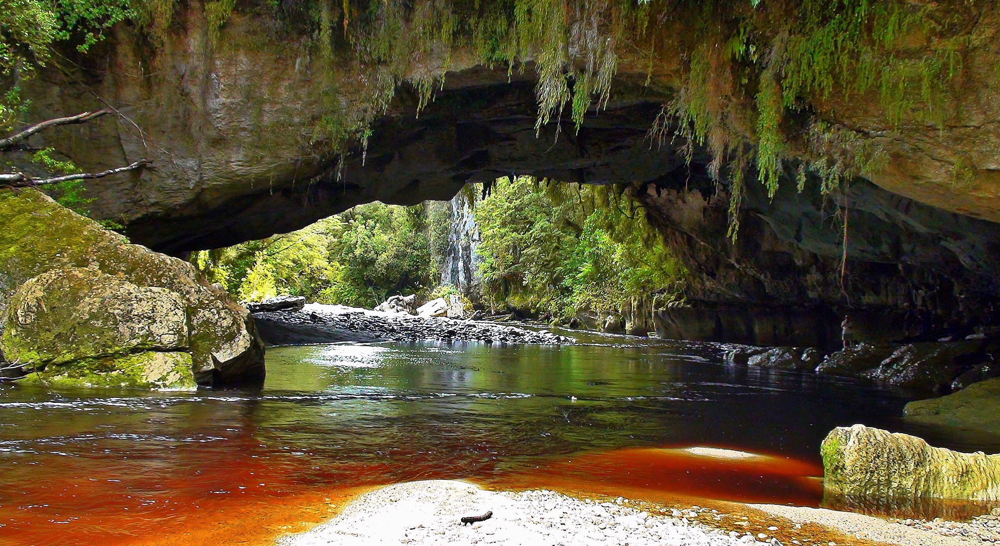 Moria Gate Arch (Kahurangi NP)