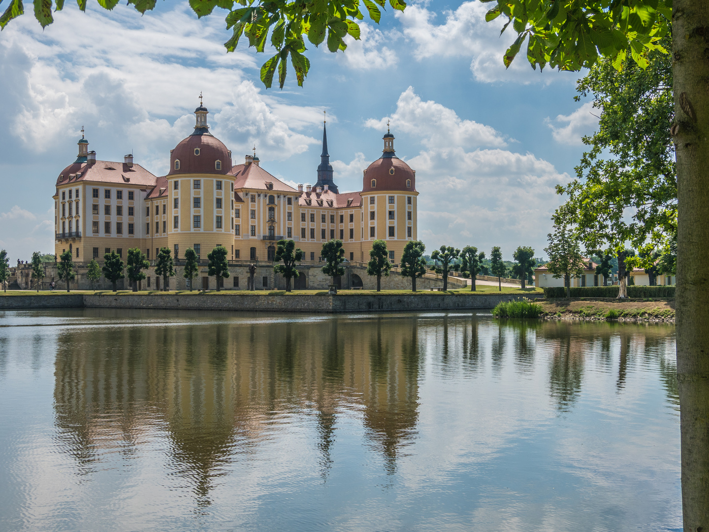 Moritzburg in der Gemeinde Moritzburg bei Dresden - Mein Beitrag zum Spiegeltag -