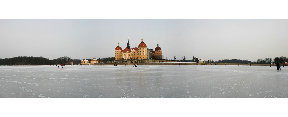 Moritzburg on the rocks