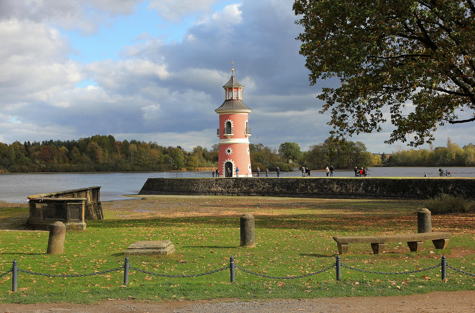 Moritzburger Leuchtturm im Herbst 