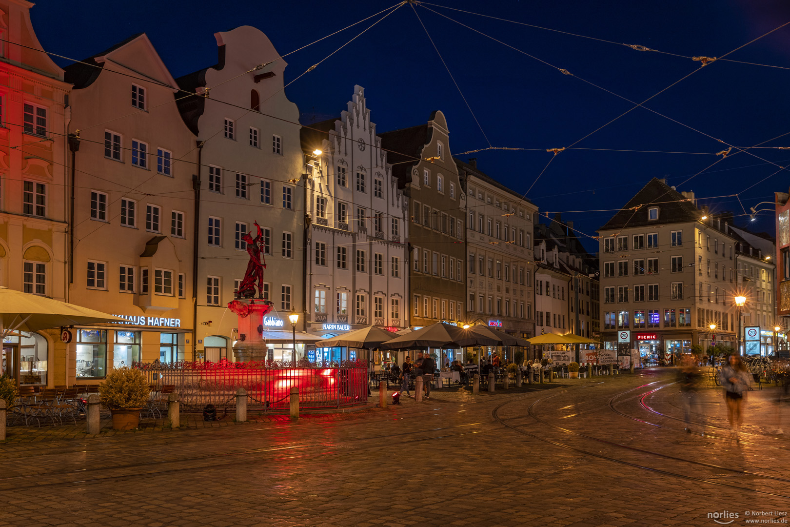 Moritzplatz mit Beleuchtung