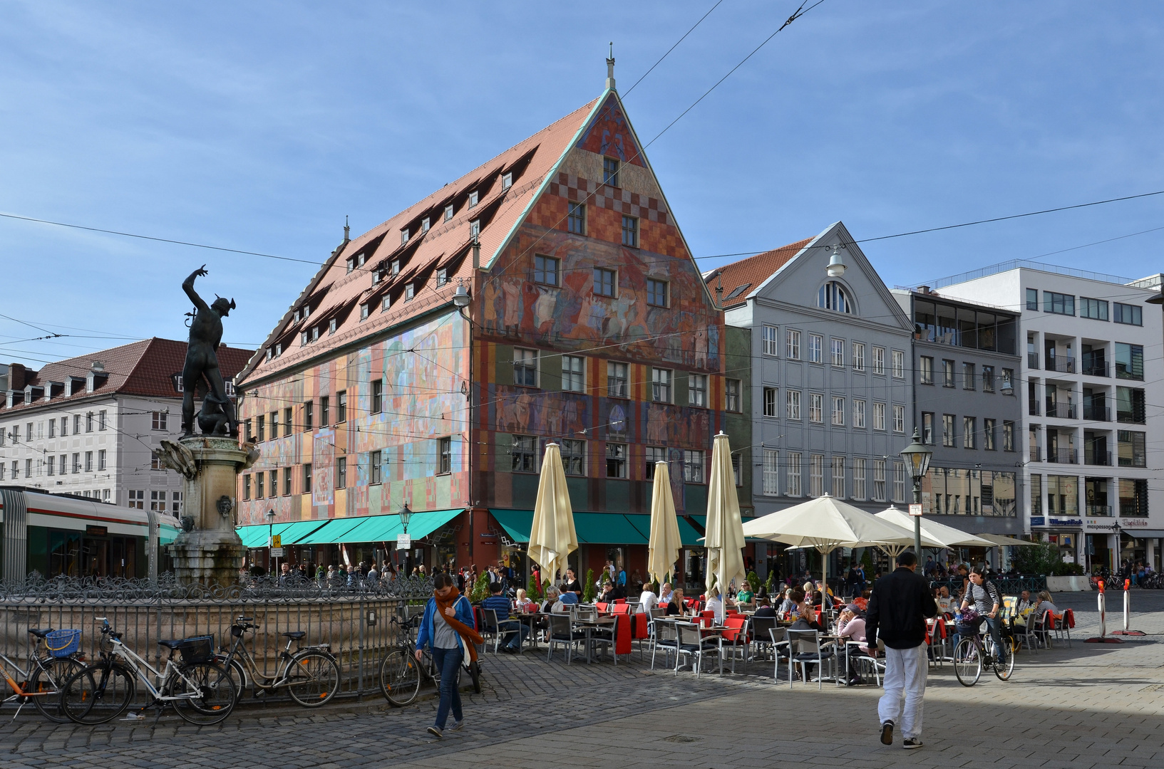 Moritzplatz mit Merkurbrunnen und Weberhaus, Augsburg, September 2012