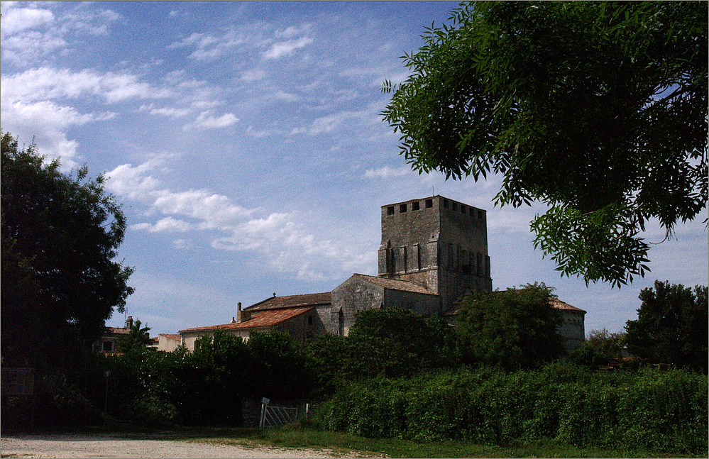 Mornac-sur-Seudre - L’Eglise cruciforme St Pierre - Die kreuzförmige St-Petrus Kirche