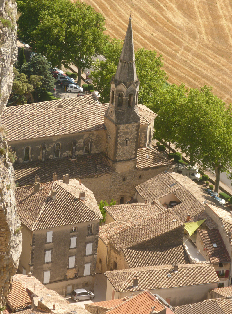  Mornas Ort unterhalb der Burg