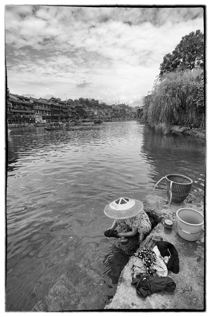 Morning Laundry • Morgenwäsche