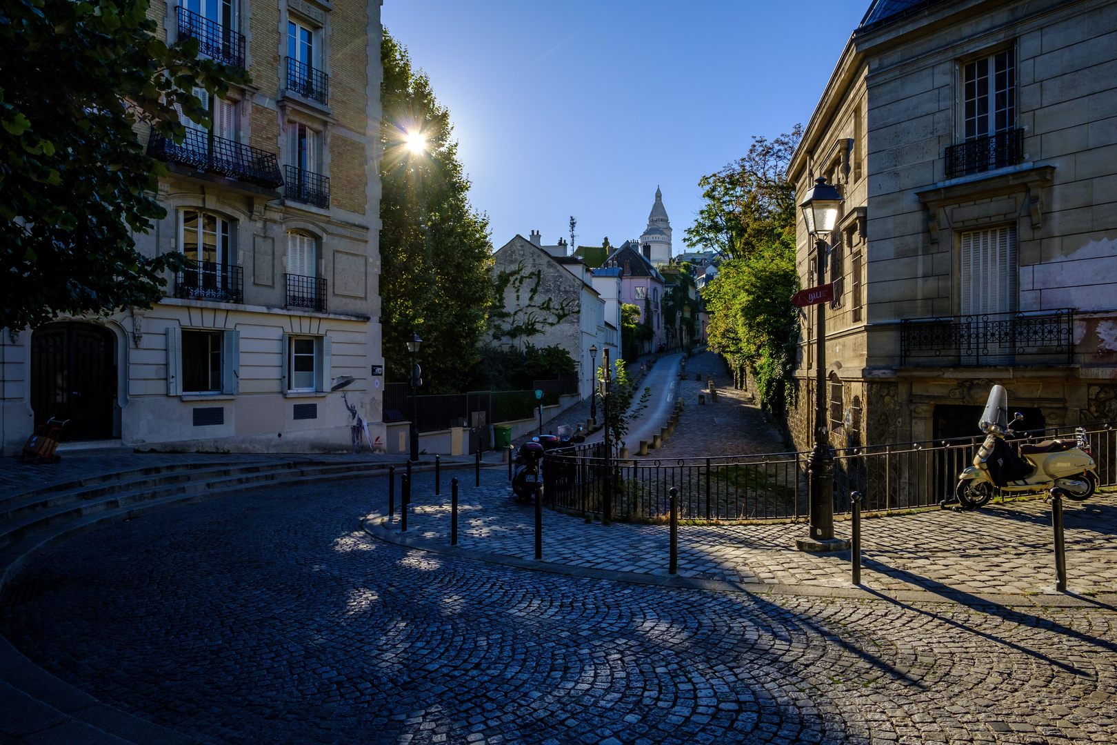 Morning light in Montmartre