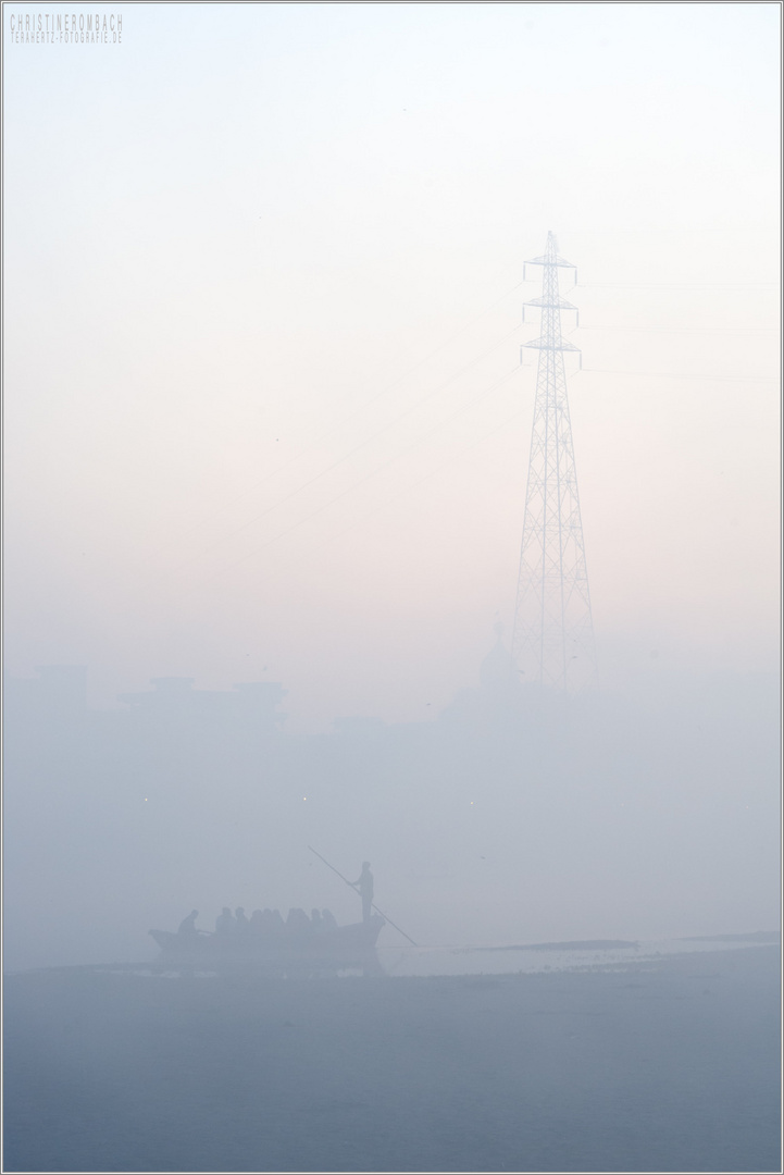 Morningfog at kumbha mela