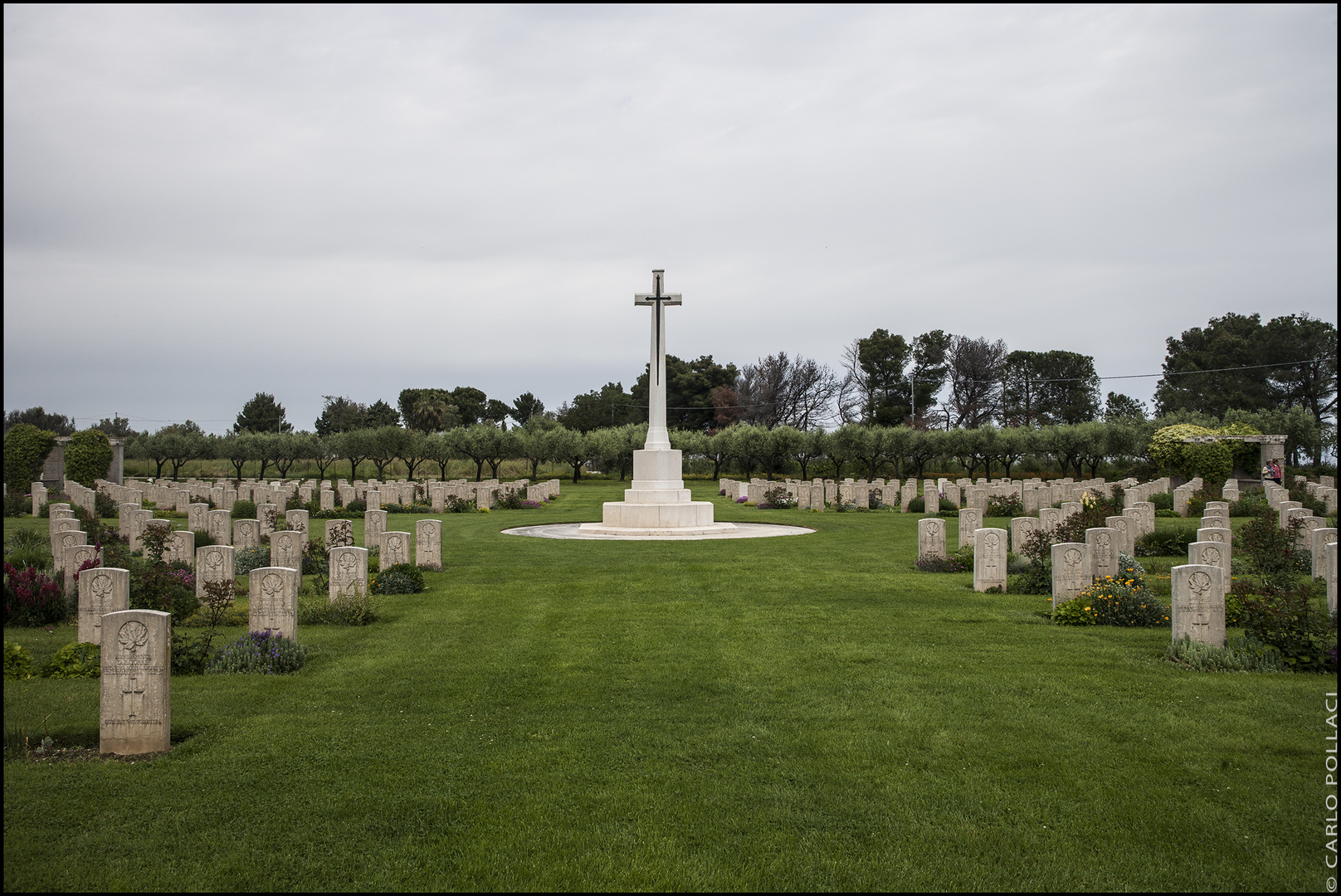 Moro River Canadian War Cemetery _5