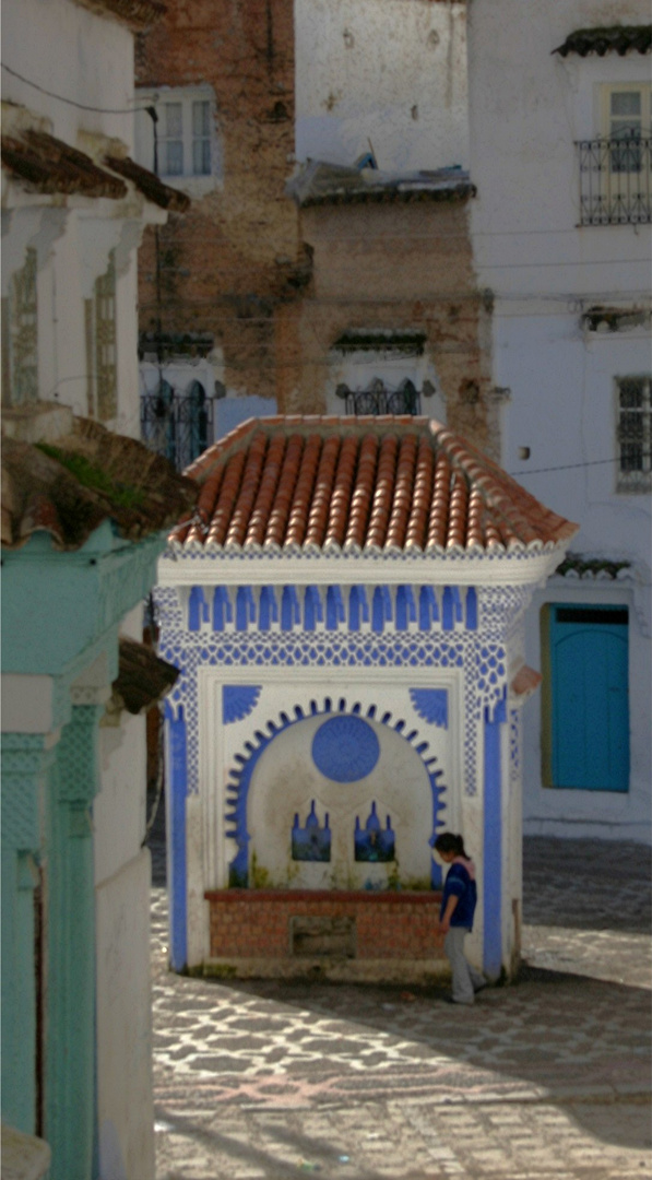 MOROCCO-CHEFCHAOUEN-LA FONTAINE N°1