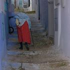 MOROCCO-CHEFCHAOUEN-LA RUE QUI MONTE ET QUI N'EN FINIT PAS