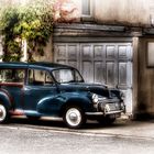 >>Morris Minor Traveller.