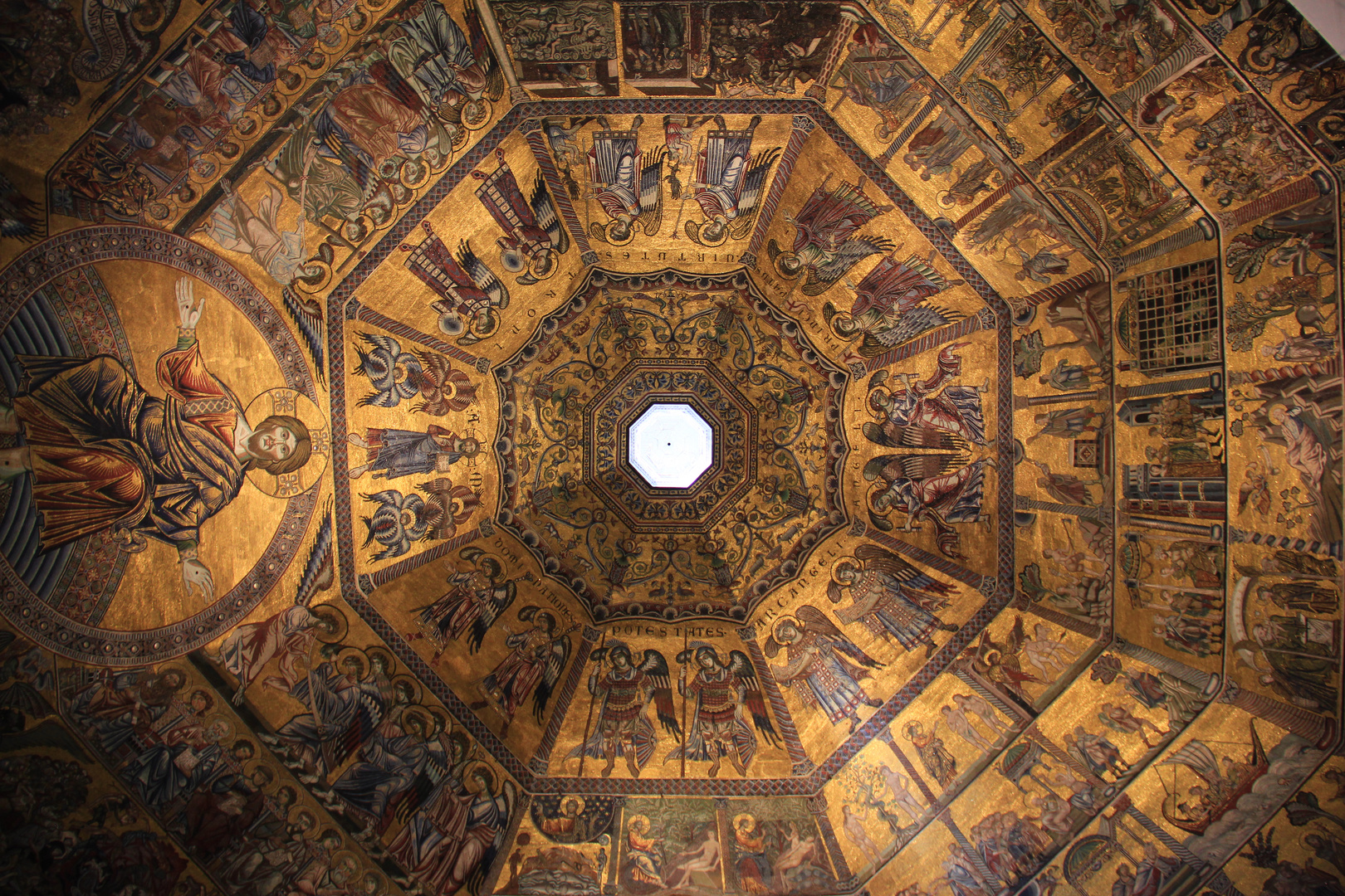 Mosaikkunst im Baptisterium in Florenz