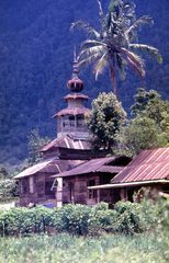 Moschee am Lake Maninjau