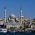 Moschee der Sultansmutter und die Hagia Sophia vom Goldenen Horn aus