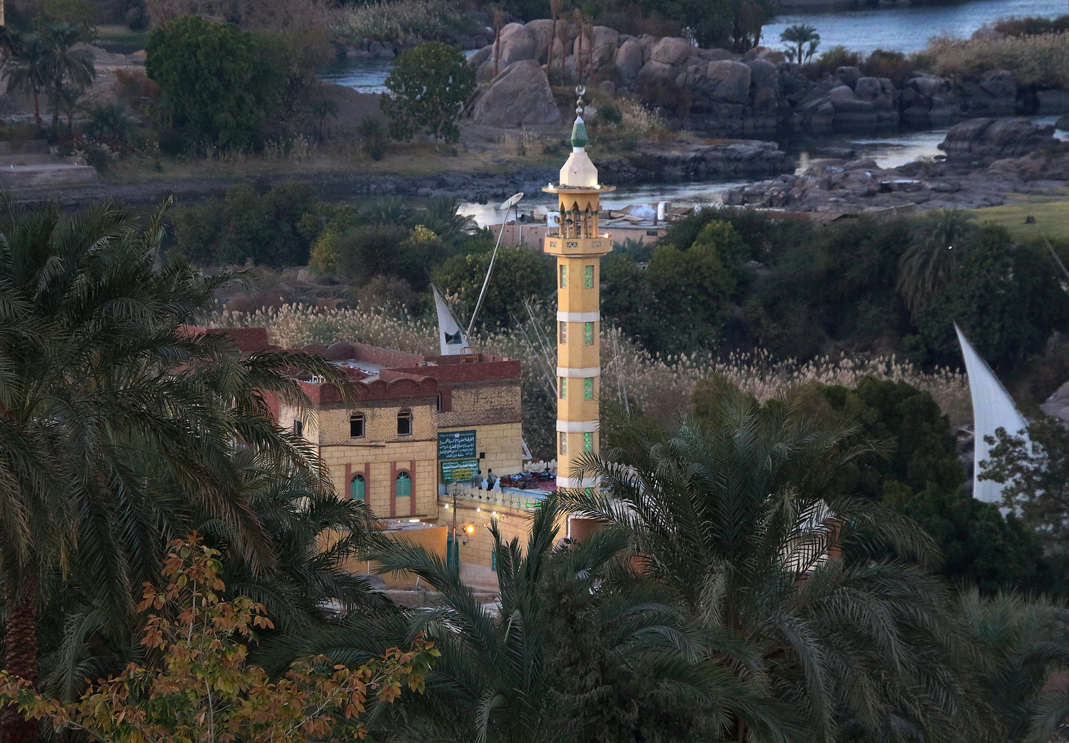 Moschee im Grünen