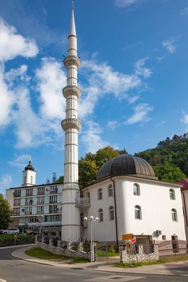 Moschee und Kirche in guter Nachbarschaft