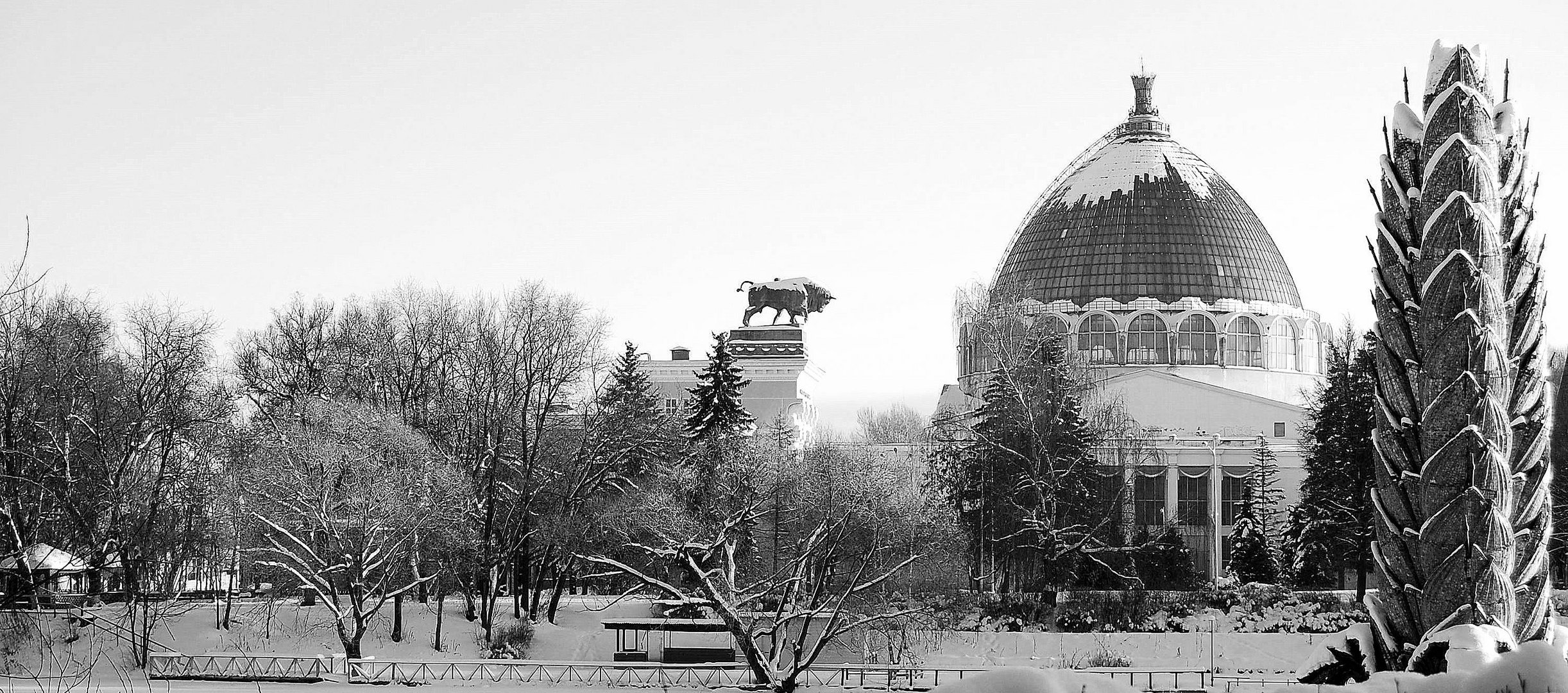 Moscow. All-Russian Exhibition Centre. Back side.