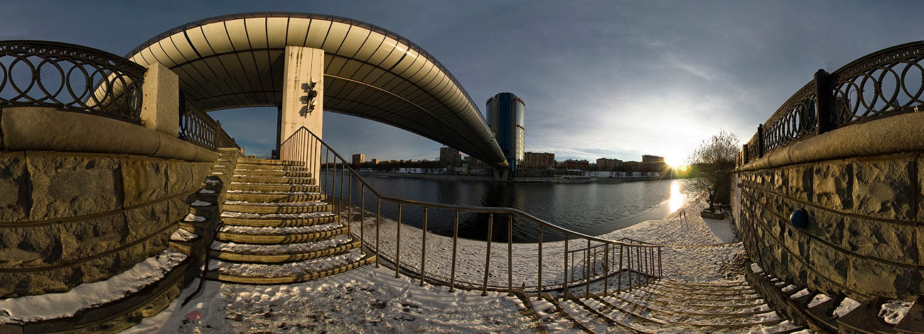 Moscow. Bagrationi bridge.