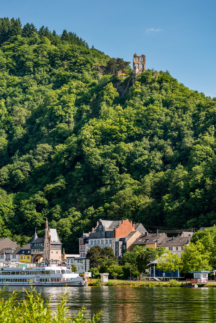 Mosel bei Trarbach mit Grevenburg