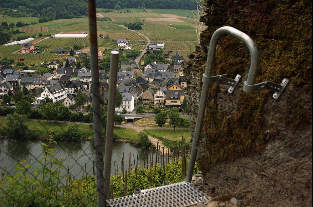 Mosel Erden vom Klettersteig gesehen