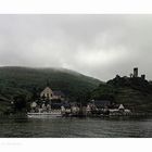 Mosel - Impressionen " Blick auf Beilstein, im Regen.."