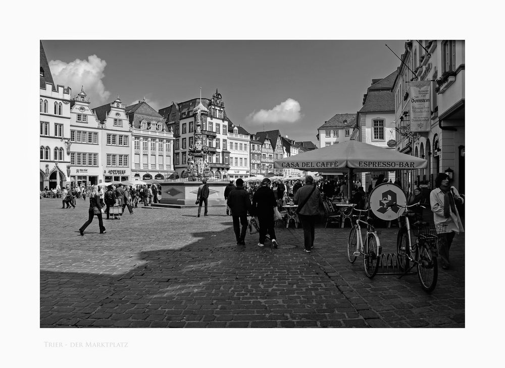 Mosel - Impressionen " Trier, der Markplatz und der Blick zum Petrusbrunnen "