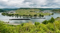 Mosel - Schiffsbegegnung bei Beilstein