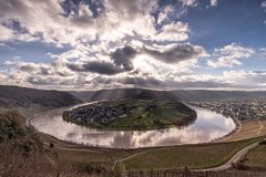 **MOSEL SCHLEIFE**