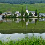 Mosel und Weinberge