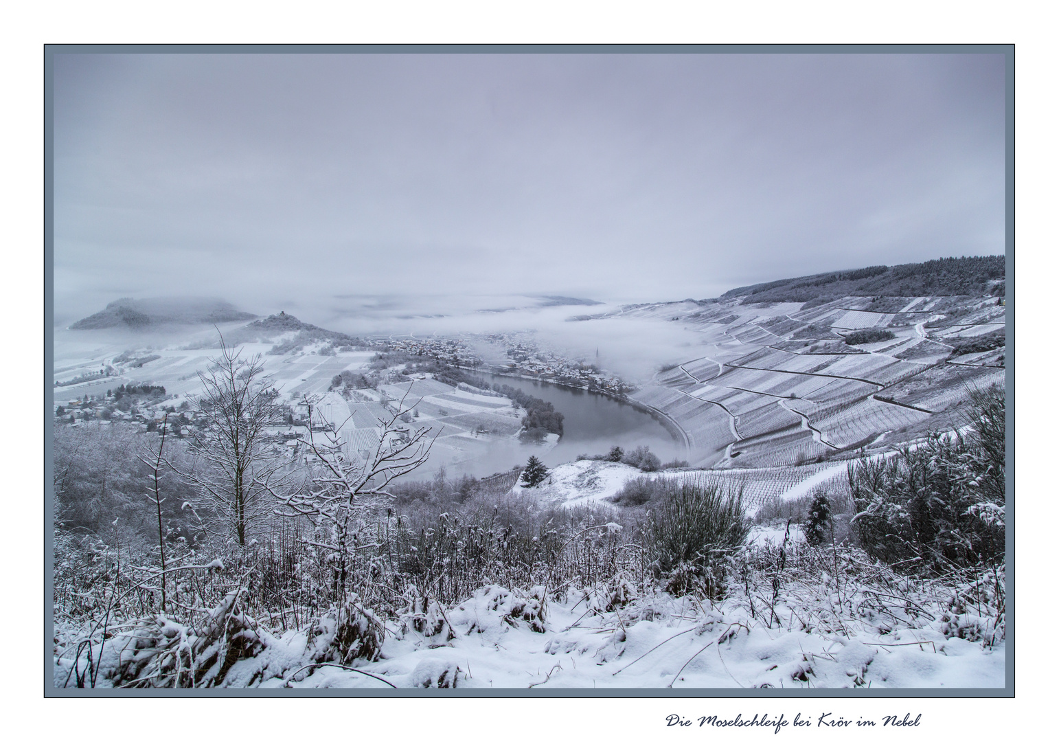 Moselschleife bei Kröv im Nebel