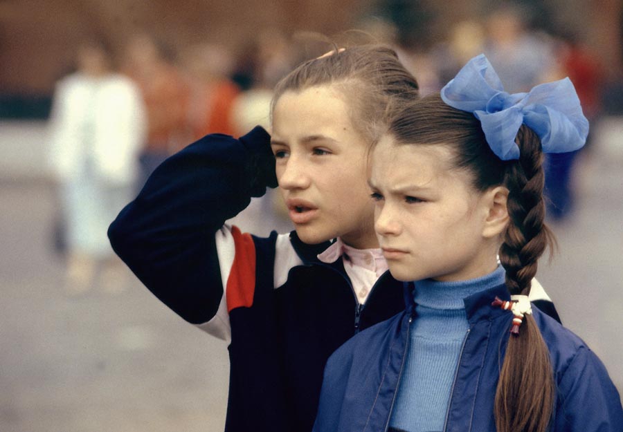 Moskau 1987: Starke Mädchen auf dem roten Platz
