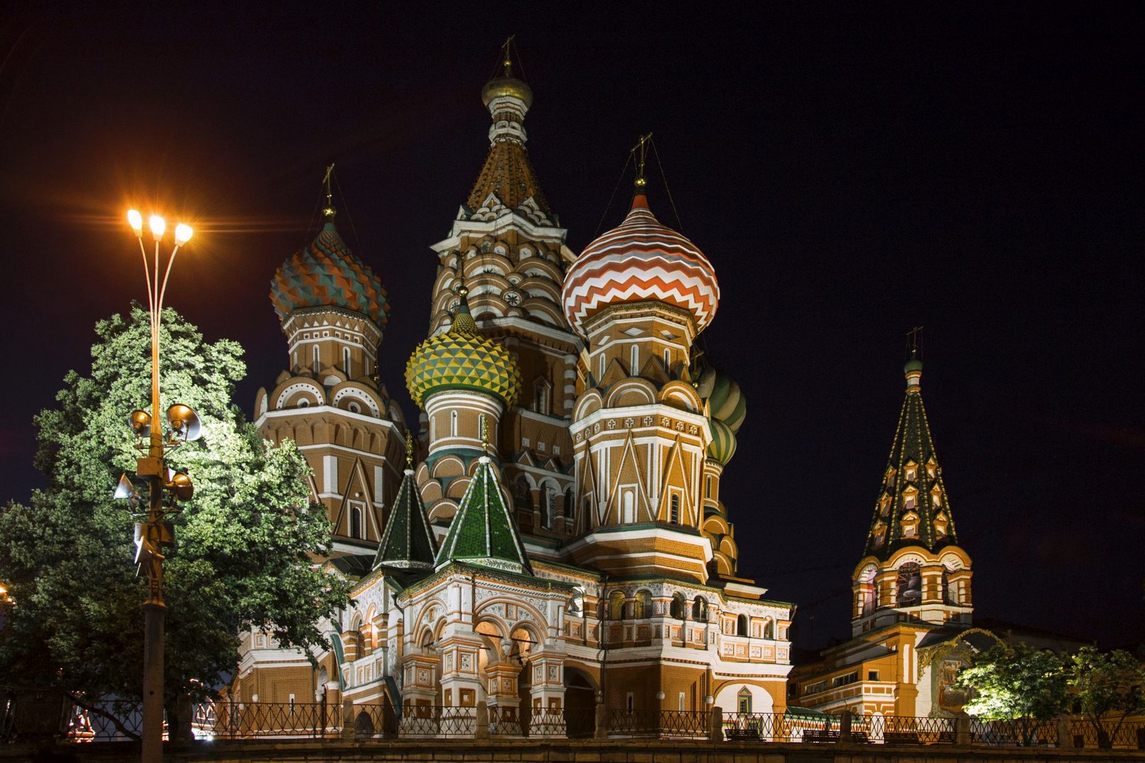 Moskau - Roter Platz mit Basilius-Kathedrale