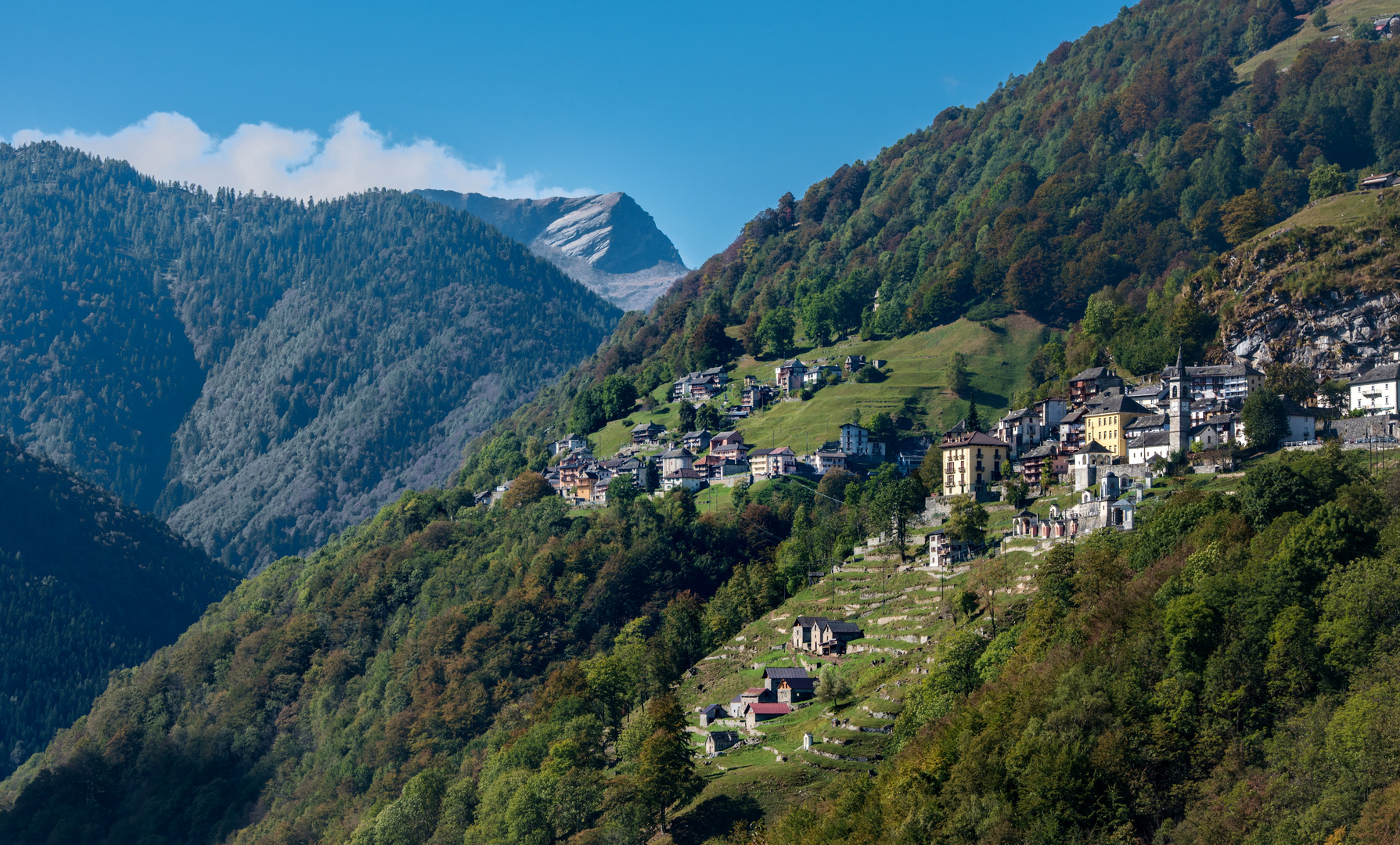 Mosogno im Valle Onserone Tessin