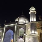 Mosquée a Dubaï la nuit. 