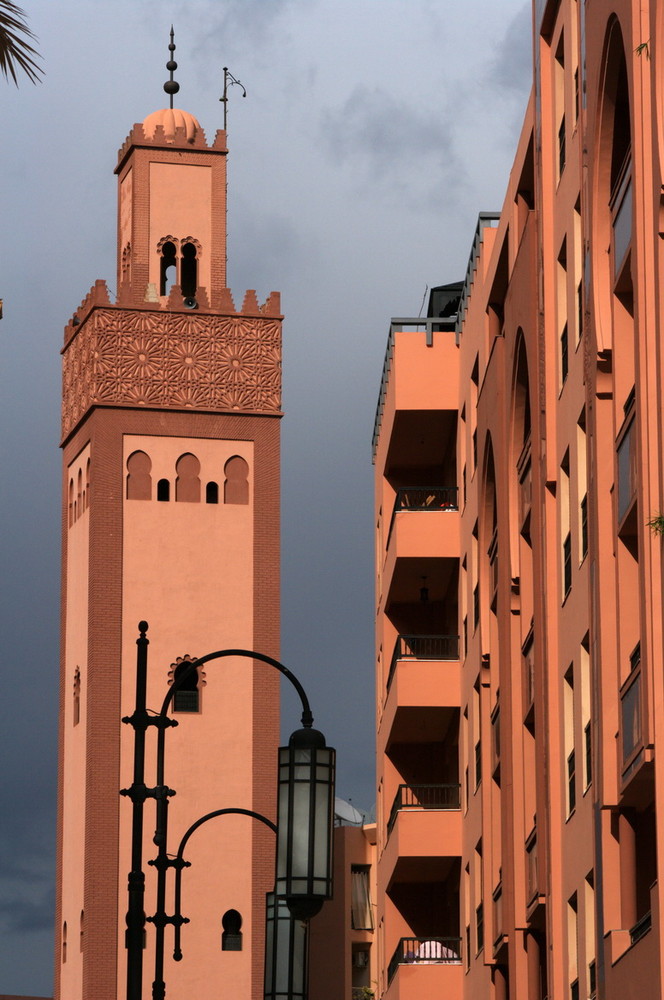 mosquée moderne dans GUELIZ AVANT L'ORAGE