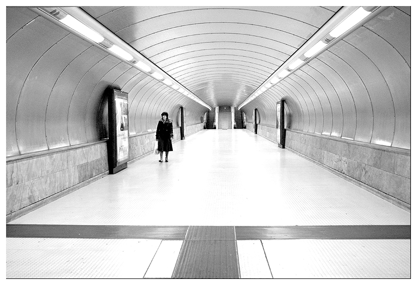 Mostra collettiva "... dal buio infero alla città di luce" - 18. Walking alone