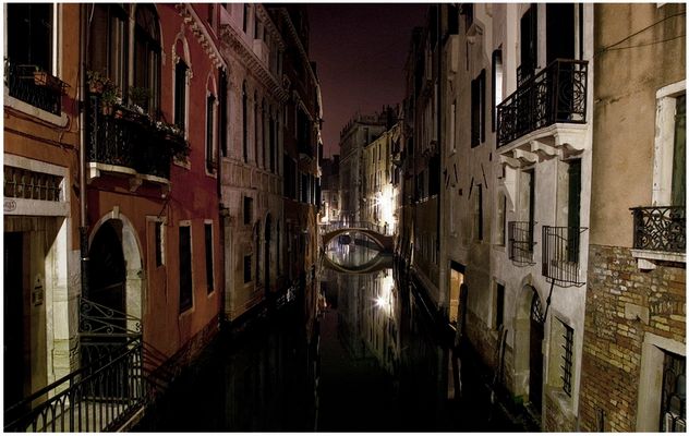 Mostra collettiva Fiorentini-Lattuada: 15 - ONE NIGHT IN VENICE 02:39
