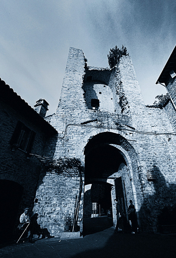 Mostra collettiva: "Tra le mura di Assisi" - 16. Sto alla porta e aspetto...